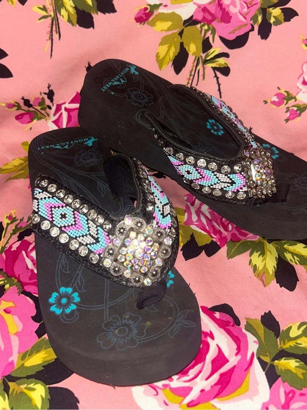 Montana west black crystal platform sandals flip flops 90’s Y2K vintage shoes